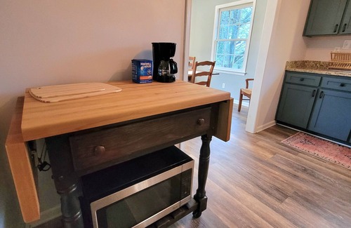 Blue Ridge Cottage | CHARMING COTTAGE LESS THAN 5 MILES TO DOWNTOWN BLUE RIDGE