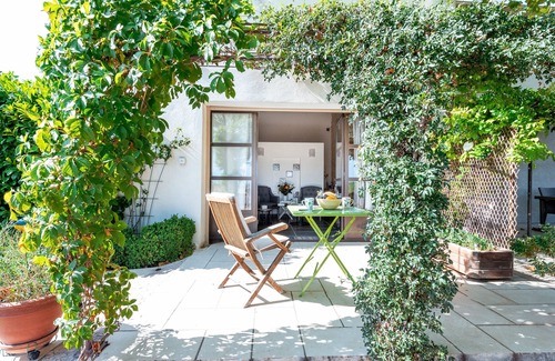 Jonquieres Apartment | Charming cottage on the ground floor renovated in a Provencal farmhouse 14m pool