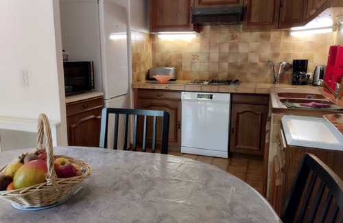 Apt House | Charming cottage - private terrace overlooking the large wooded park