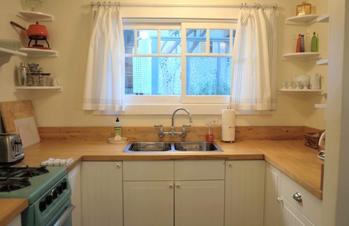 Silver Lake Cottage | Charming Cottage Retreat in Silver Lake w Terrace- 30 Night Minimum