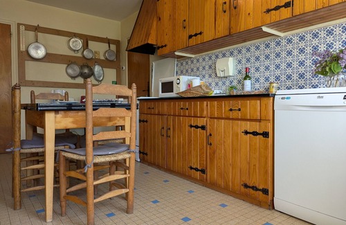 Allegre Cottage | Charming Cottage with Courtyard in Historic Allègre Near Amenities
