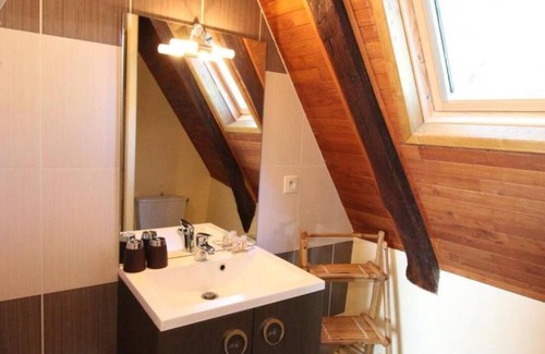 Ladinhac Cottage | Charming Cottage with Terrace, Near Hiking Routes & Scenic Villages