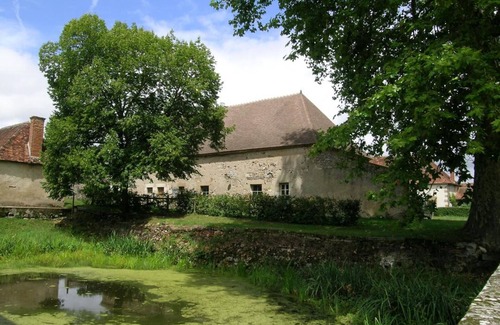 Sauvagny Cottage | Charming Cottage with Castle View, Pets Allowed, Private Parking