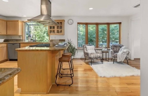 Union Hill-Novelty Hill House | Charming country living near the city and Microsoft, Amazon, Google.