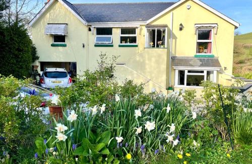 Combeinteignhead Apartment | Charming Countryside Cottage Ground Floor Apartment in Combeinteignhead Devon