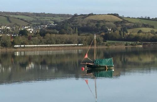 Combeinteignhead Apartment | Charming Countryside Cottage Ground Floor Apartment in Combeinteignhead Devon