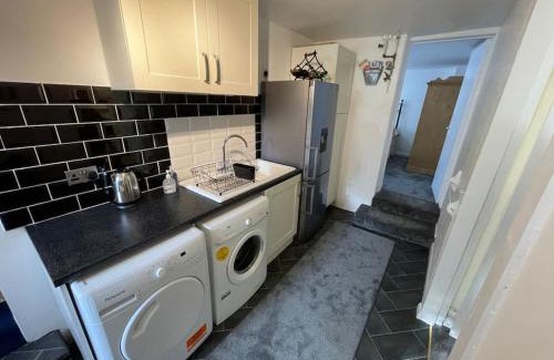 Combeinteignhead Apartment | Charming Countryside Cottage Ground Floor Apartment in Combeinteignhead Devon