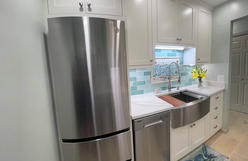 Surfside Beach Condo | Charming & Cozy 1st Floor Oceanfront and Beachfront Studio-Newly Renovated!