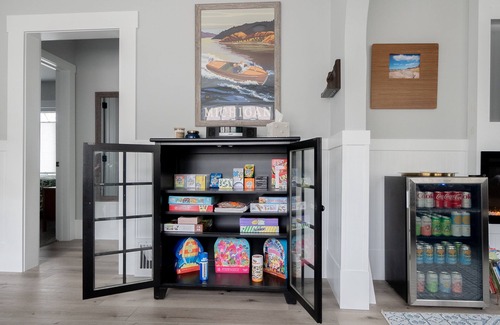 South Haven House | Charming, Cozy and Clean