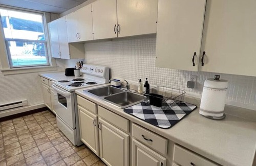 Fargo Apartment | Charming & Cozy-Walking Distance To Attractions