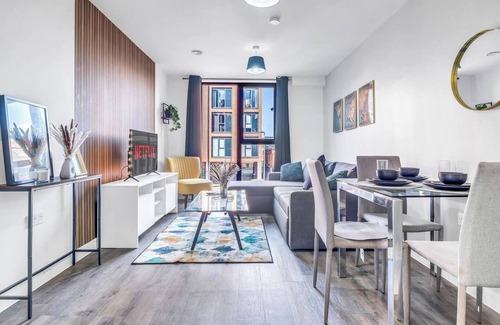 Bordesley Apartment | Charming Deritend Apartment with Full Access for Wheelchairs