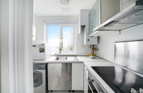 Forest Hill House | Charming Designer Cosy Loft Apartment