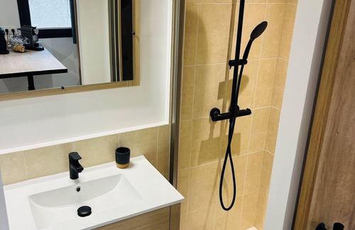 Ceret Apartment | Charming downtown studio