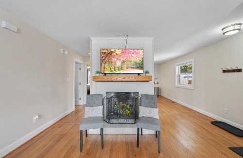 Downtown House | Charming DT 3-Bed Bungalow with Fenced-in Yard