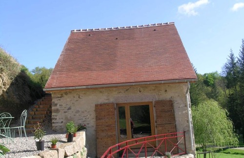 Vernusse Cottage | Charming duplex with heated pool and pets allowed