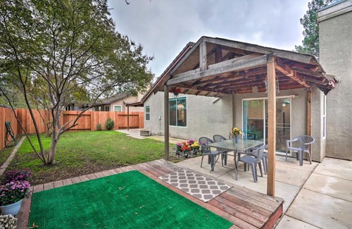 Elk Grove House | Charming Elk Grove Home about 3 Mi to Old Town!