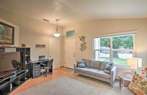 Elk Grove House | Charming Elk Grove Home about 3 Mi to Old Town!