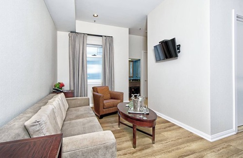 South Beach Hotel | Charming Embarcadero Room Near Ferry, Oracle Park & Painted Ladies