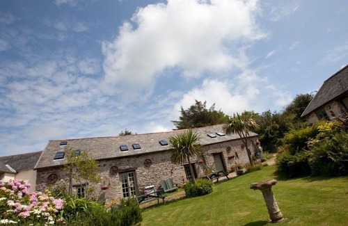 Hele Cottage | Charming, family friendly, 6-bedroom barn conversion located close to the beach