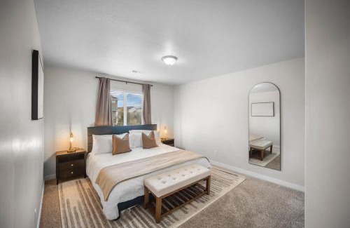 South Jordan House | Charming Family Stay w Arcade Theatre Ski Haven Walking trails and river walk in backyard