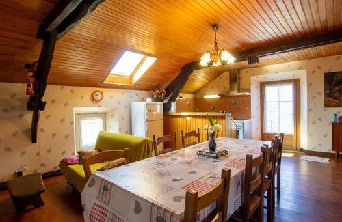 Doissat Cottage | Charming Farmhouse with Terrace, Fishing Ponds, and Outdoor Activities near Dordogne