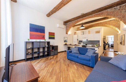 Molo Apartment | Charming Flat next to Genoa's aquarium, Genova, Italy