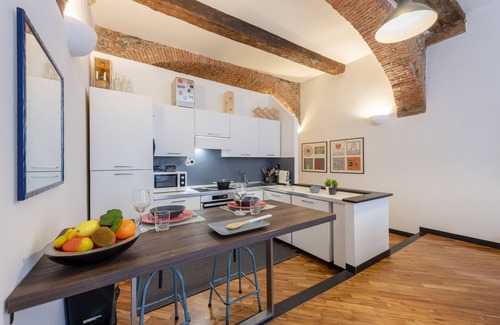 Molo Apartment | Charming Flat next to Genoa's aquarium, Genova, Italy