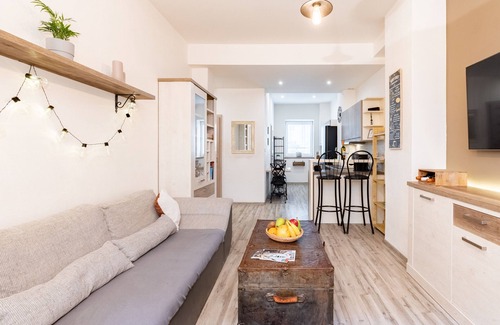 Old Town Apartment | Charming Flat, Steps from Castle - Historic Part