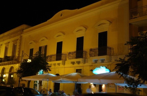 Gallipoli Apartment | Charming Flat with a magnificent view of the seaside - Down Town