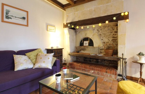 Blaison-Saint-Sulpice Cottage | Charming Cottage in Wine Hamlet: Sleeps 5, Cozy Garden, Near Loire Castles