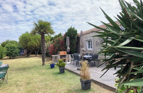 L'Echardiere House | Charming old renovated house, 500 m from the sea, in a typical village