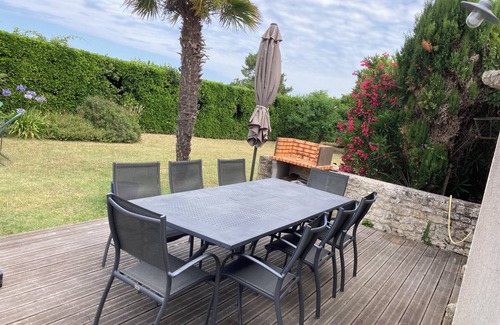 L'Echardiere House | Charming old renovated house, 500 m from the sea, in a typical village
