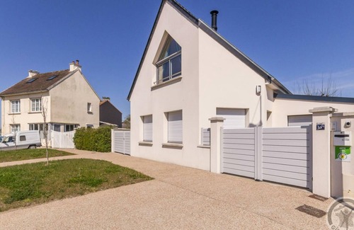 Saint-Vaast-la-Hougue Cottage | Charming house in St Vaast la Hougue
