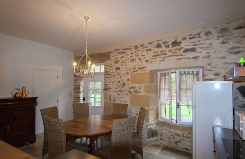 Saint-Medard-d'Excideuil Cottage | Charming chalet with swimming pool