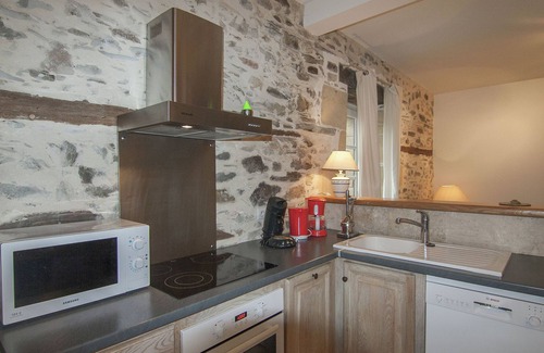 Saint-Medard-d'Excideuil Cottage | Charming chalet with swimming pool