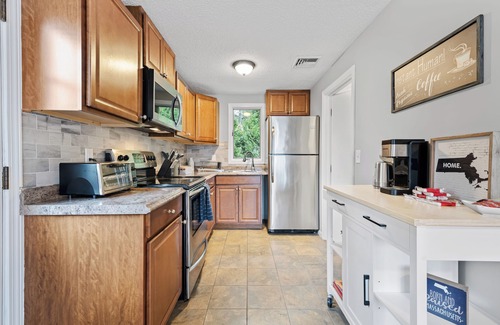 North Waltham Condo | Charming, fully renovated, private 2-bedroom condo in pleasant Waltham