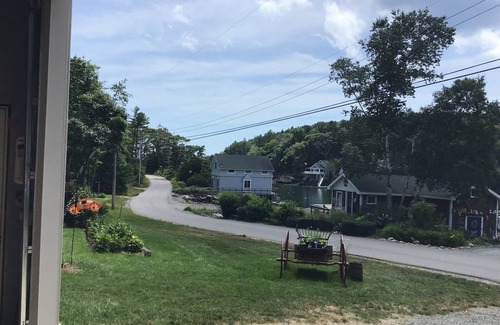 East Boothbay Cottage | Charming garden cottage located on Little River East Boothbay directly on wharf