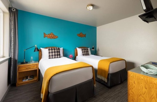 Ketchikan House | Charming Garden Views & Exciting Fishing Excursions | Two Twin Bed