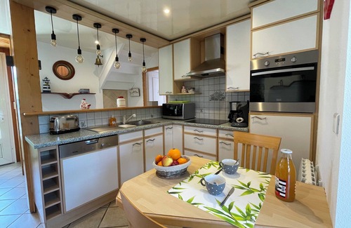 Saint-Guenole House | Charming gîte * - Minutes from shops and beaches