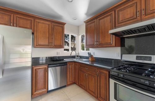 Burbank House | Charming Glendale Home with Fenced in Yard