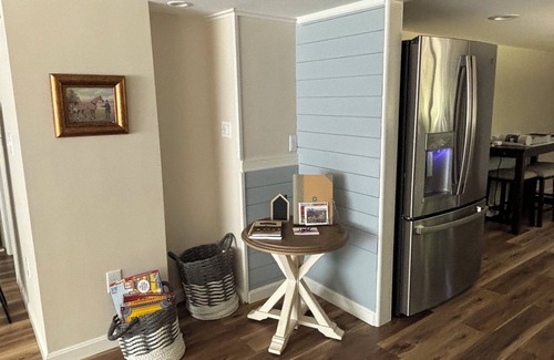 Groton Apartment | Charming Groton Farmhouse Apartment