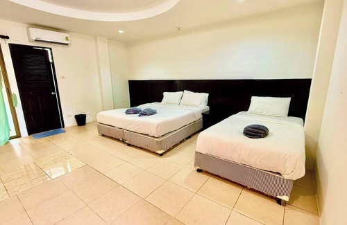 Nanai Road House | Charming Guest Room in Central Pa Tong, Thailand