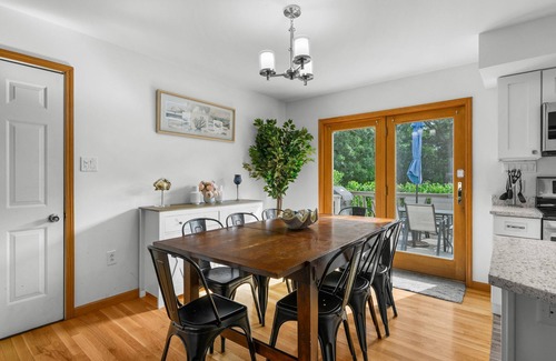 East Harwich House | Charming Harwich Home—Relax & Explore Cape Cod