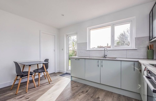 Hayling Island House | Charming Hayling House with Garden | Pass The Keys