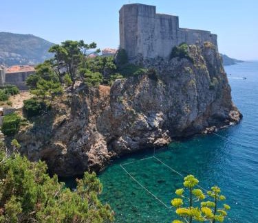 Pile Apartment | Charming Heaven New One on the beach