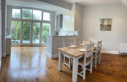 Rathmines Villa | Charming hideaway in vibrant village