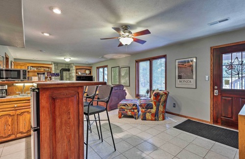 Manhattan Apartment | Charming Hideaway w/Patio: 3 Mi to Kansas State!