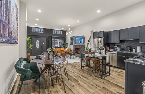 Old City Apartment | Charming Historic Gem Heart of Philly 2B