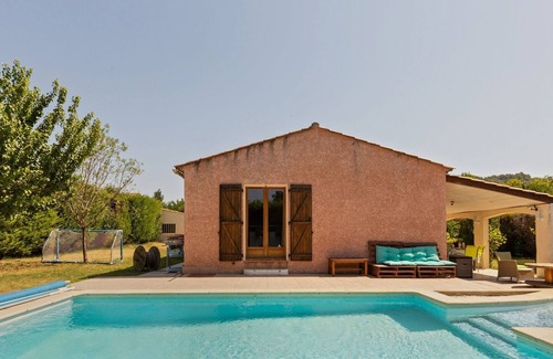 Barjols House | Charming Holiday Home in Barjols with Private Pool