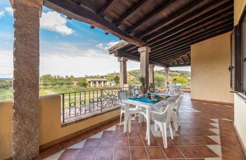 Iscra e Voes Apartment | Charming holiday home near La Caletta beaches